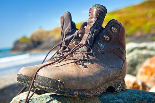 کفش کوهنوردی چه خصوصیاتی باید داشته باشه؟